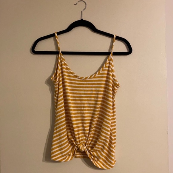 ☀️Summer Lot ☀️ Woman Juniors Tank Crop Shorts Small Medium 5 - Picture 2 of 3